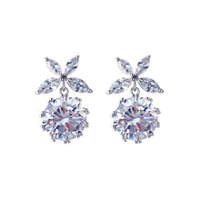 Load image into Gallery viewer, High Quality Elegant Prevent Allergy Zircon Fashion Stud Earrings quality Handmade Leaf shape Design Fashion Simple New Earrings