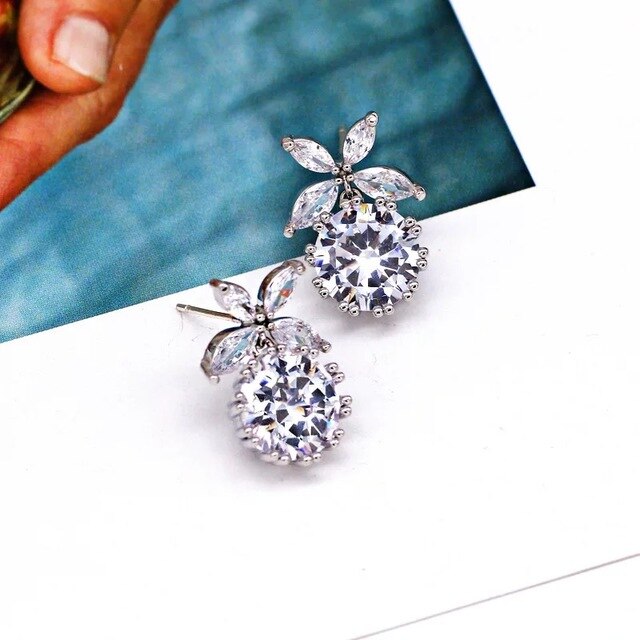 High Quality Elegant Prevent Allergy Zircon Fashion Stud Earrings quality Handmade Leaf shape Design Fashion Simple New Earrings